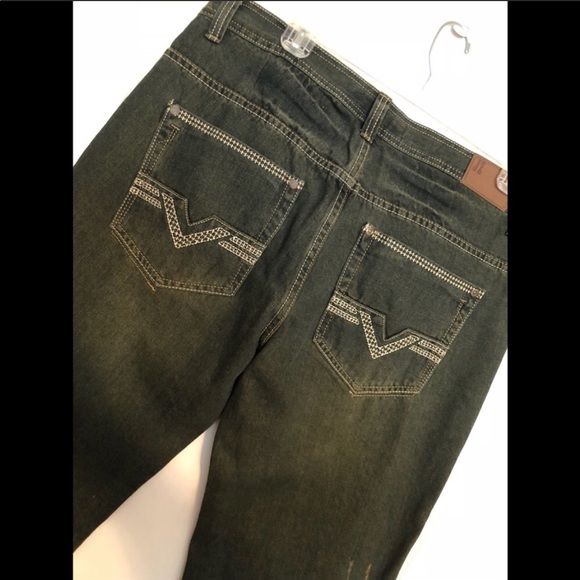 Distressed Jeans - Picture 3 of 6